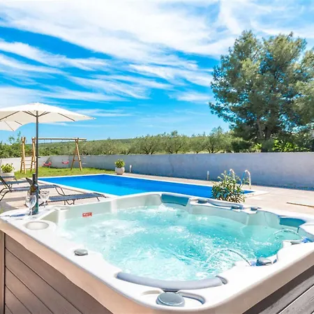 Tatil Evi New! Tina With Pool *