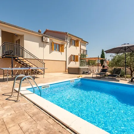 New! Tina With Pool Tatil Evi Sikovo