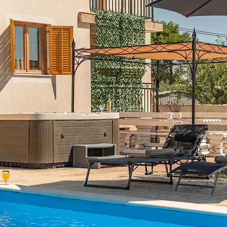 Tatil Evi New! Tina With Pool